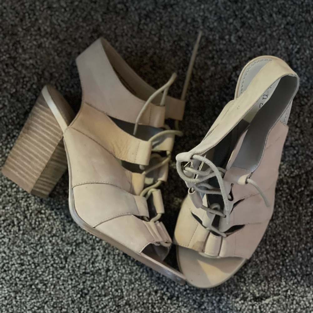 Hinge, nude, lace up heels. Size 8.